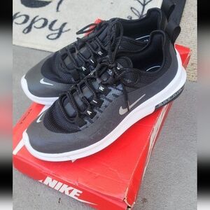 Nike Air Max Axis Premium